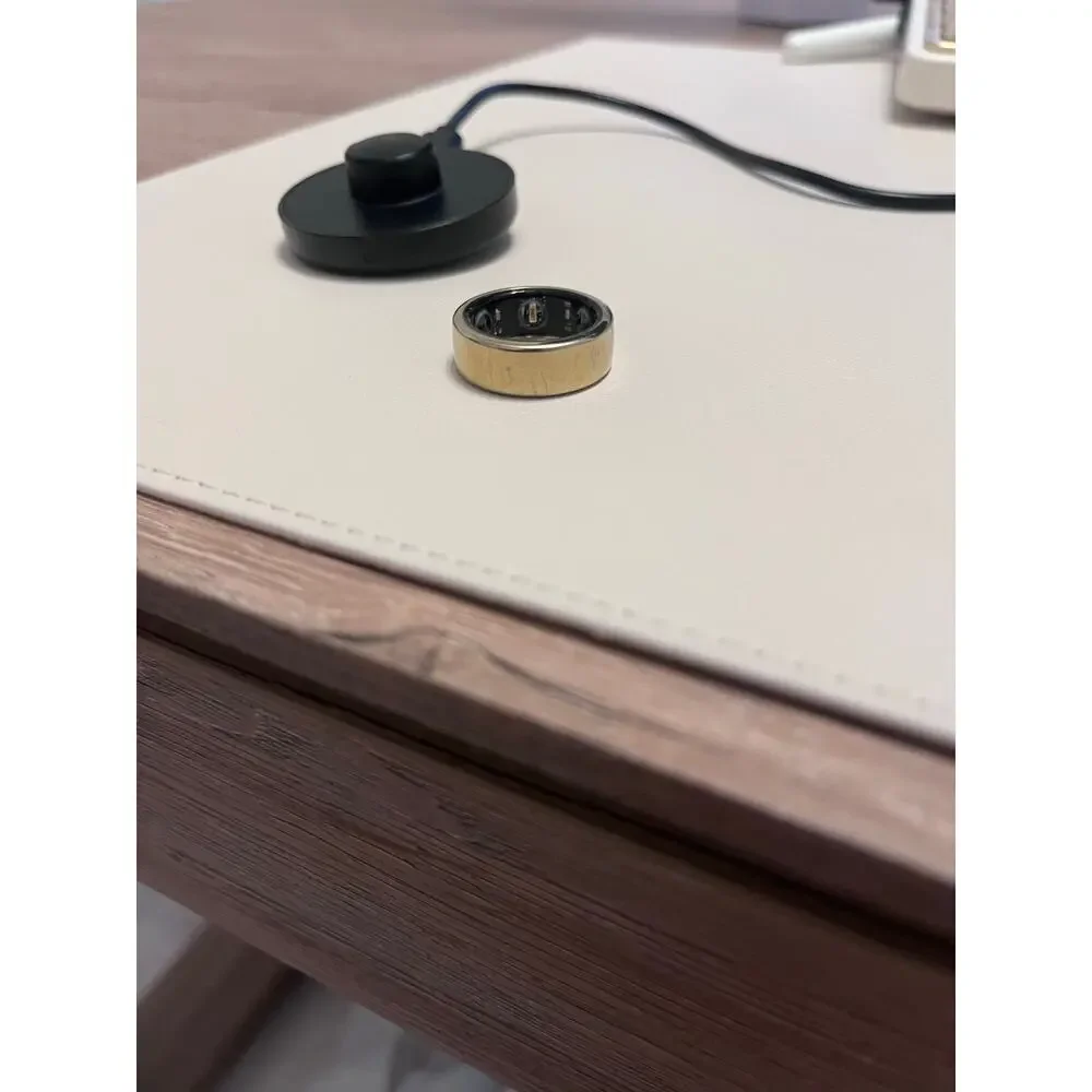 Oura Ring - Gold size 8
